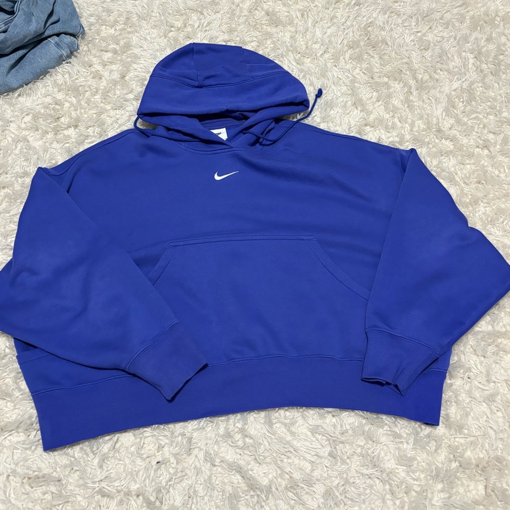 Nike sweatshirt